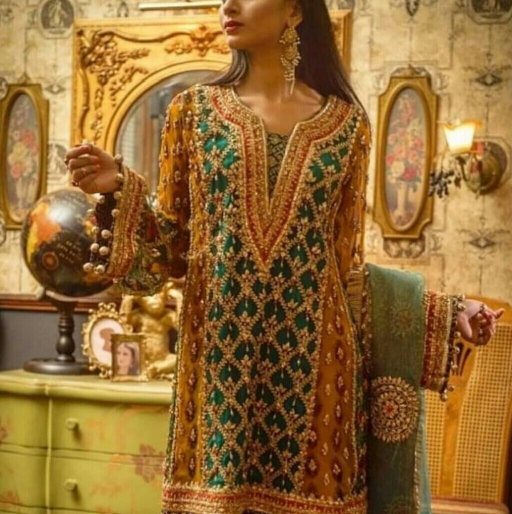 Heavy embroidery Pakistani shalwar kameez Eid